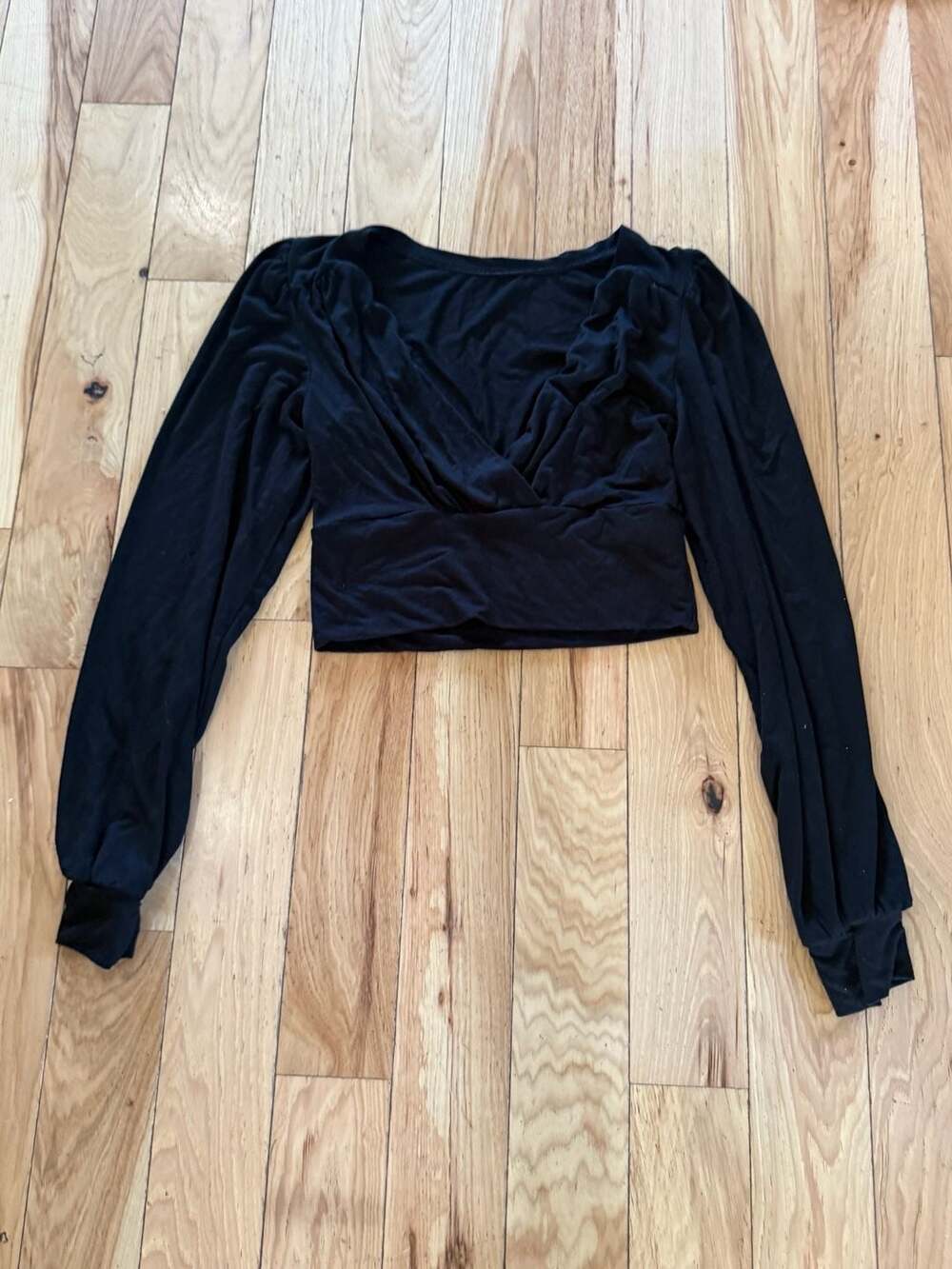 Dazy Black Long Sleeve V-Neck Cropped Top Size S